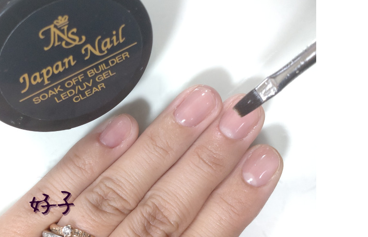 Paint-the-builder-of-gel-nail